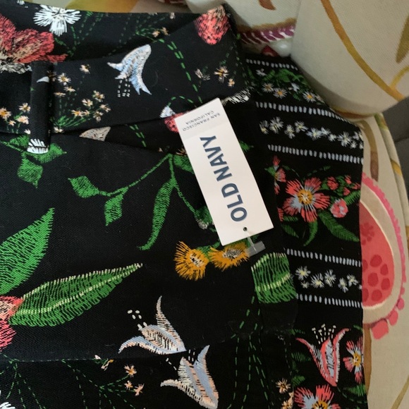 floral old navy pixie pants - Picture 2 of 4
